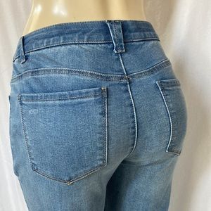 DEMOCRACY Jeans Women’s Tummy Control Size 8 DISTRESSED Step Frayed Hem NWOT